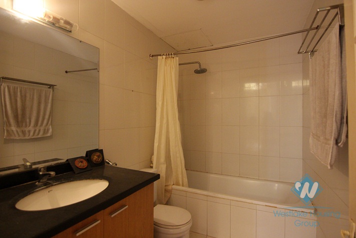 Cheap 3 bedroom apartment for rent in Tay Ho, Hanoi